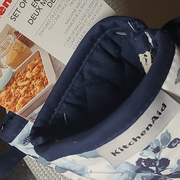 KitchenAid Mini Mitts - Picture 6 of 8
